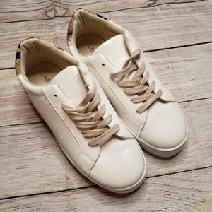 ALTAR'D STATE Off White Snakeskin Back Padding Platform Sneakers 10